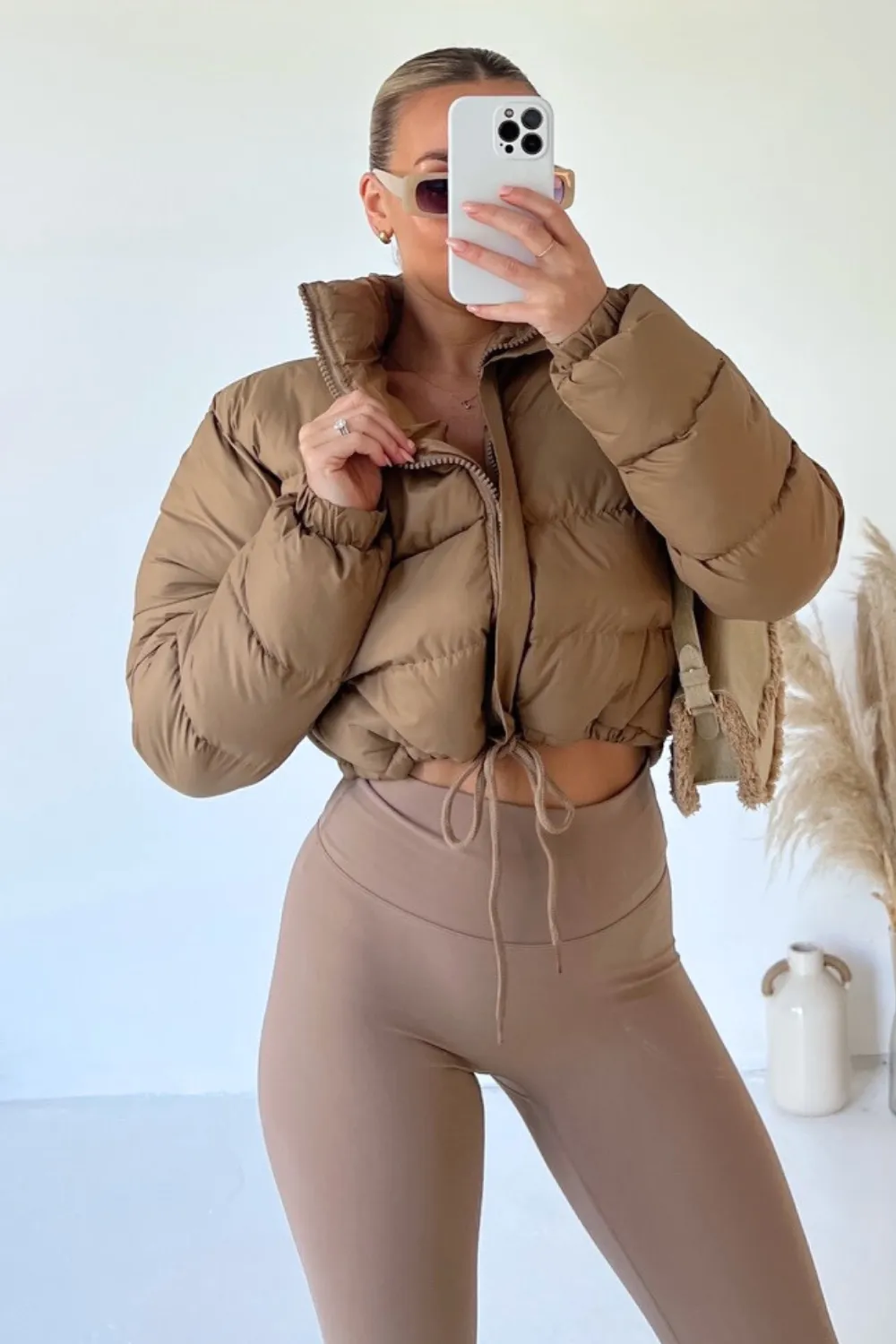 Karmin beige crop puffer coat