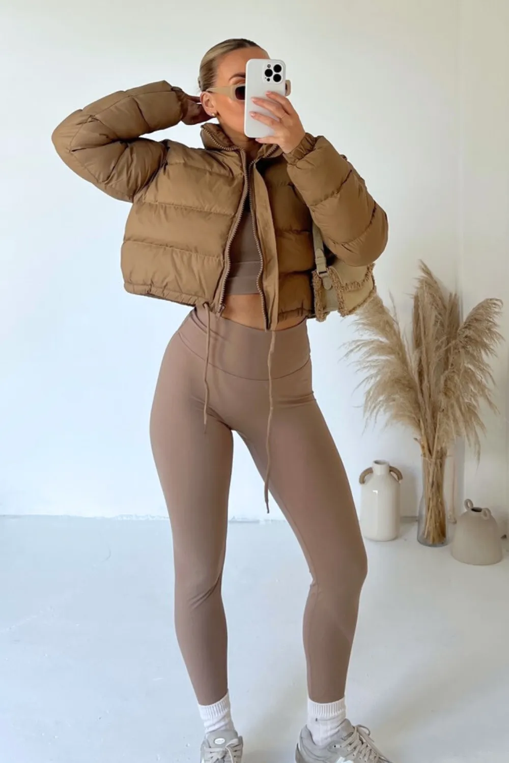 Karmin beige crop puffer coat