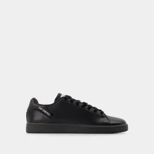 Orion Sneakers in Black Leather