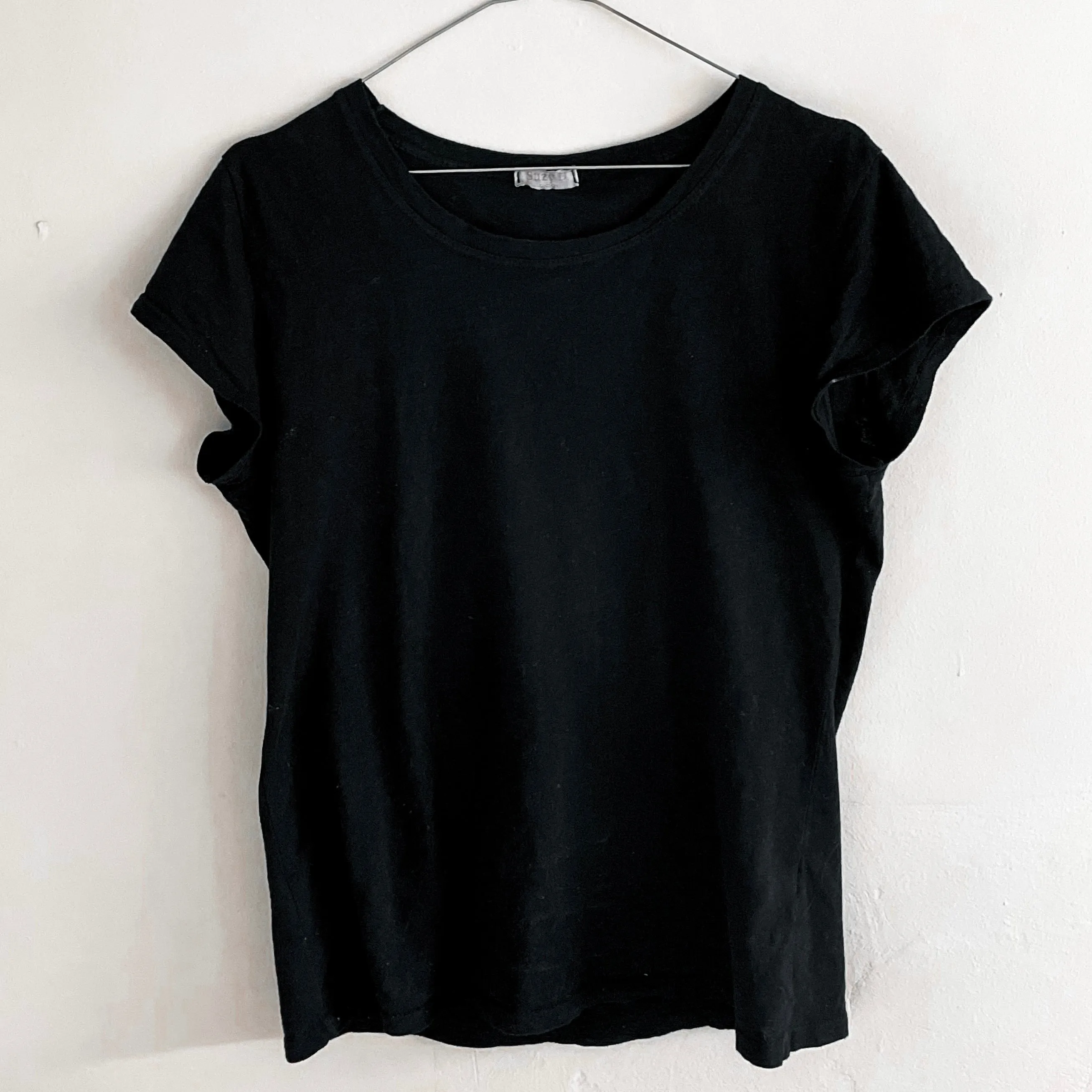 THE PERFECT BLACK TEE *new*